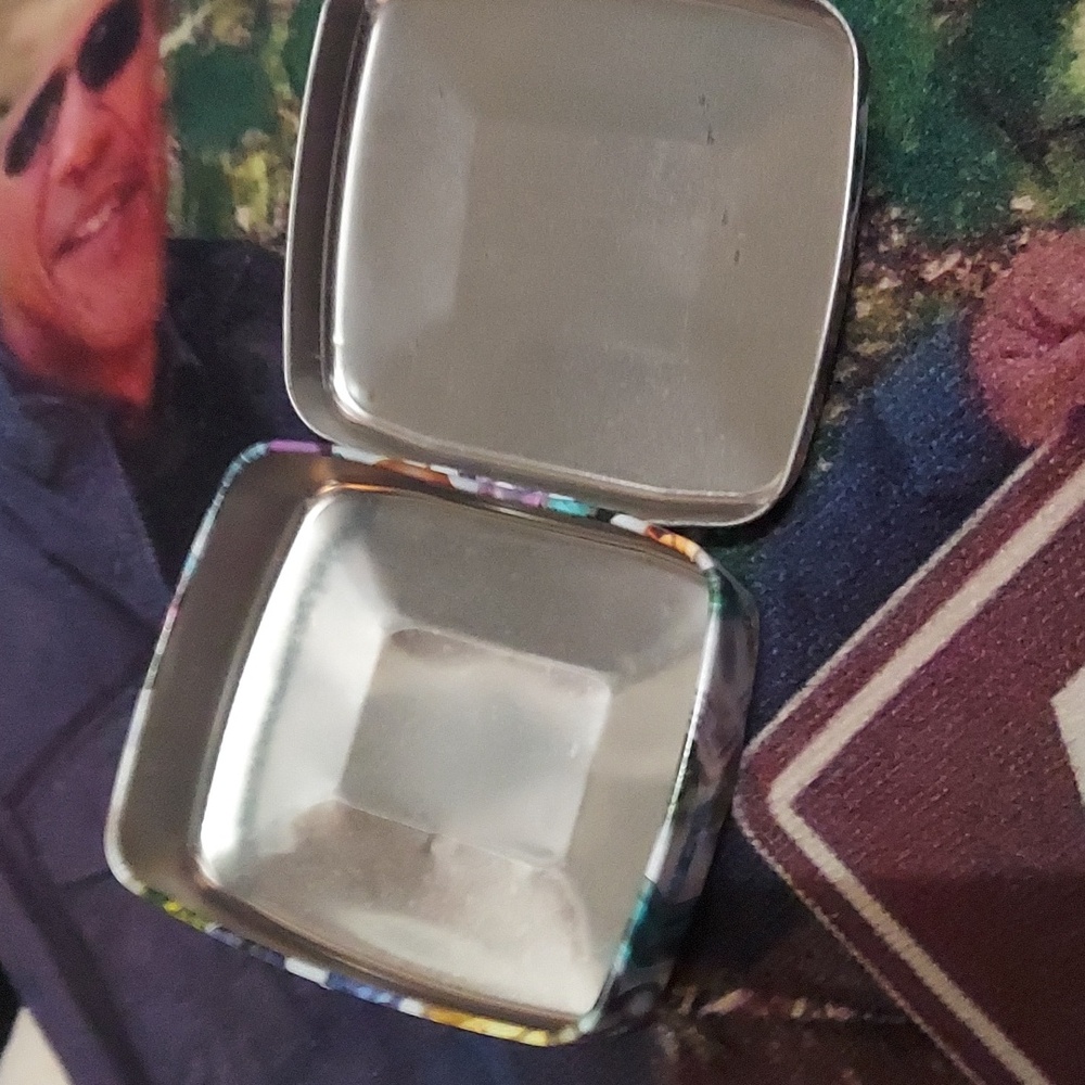 Retro Gemmy / Crystal Hinged Tin Stash / Jewelery/ Trinket Box - Picture 3 of 3